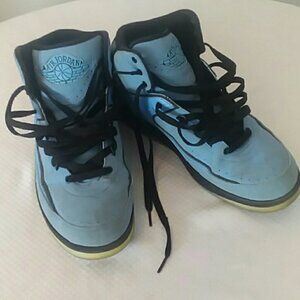 Men's baby blue Air Jordan's size 9